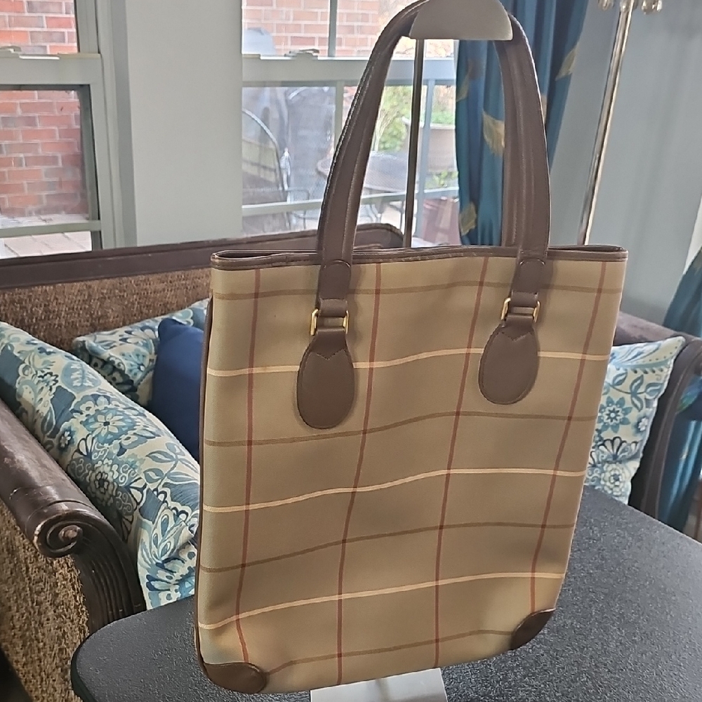 Burberrys vintages Tan and Brown Bag - Picture 2 of 14